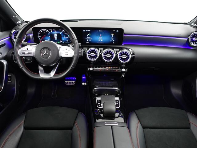 Mercedes-Benz A-KLASSE 250 e AMG Premium Plus- Burmester Surround, Head Up, 360 Camera, Carplay, Android Auto, Panoramadak