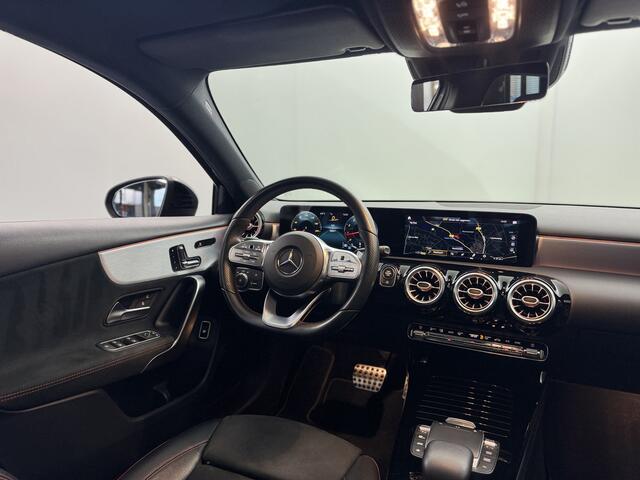 Mercedes-Benz A-KLASSE 200 Business AMG / Pano / Memory / Camera / Stoelverwarming