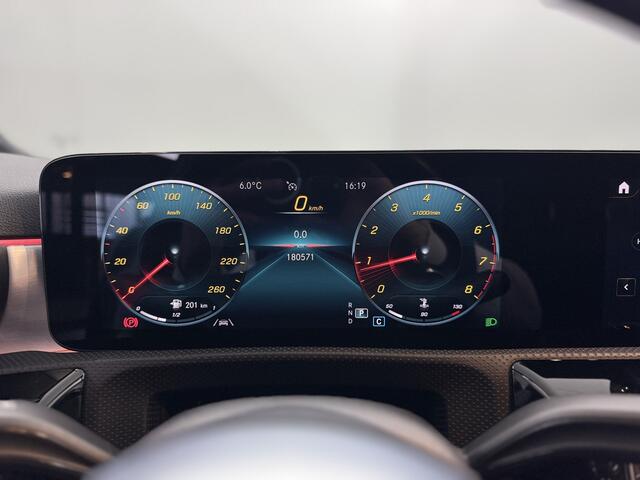 Mercedes-Benz A-KLASSE 200 Business AMG / Pano / Memory / Camera / Stoelverwarming