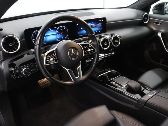 Mercedes-Benz A-KLASSE 180 Business Solution Luxury | Widescreen | Stoelverwarming | Achteruitrijcamera |