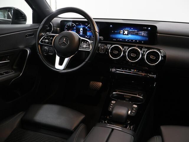 Mercedes-Benz A-KLASSE 180 Business Solution Luxury | Widescreen | Stoelverwarming | Achteruitrijcamera |