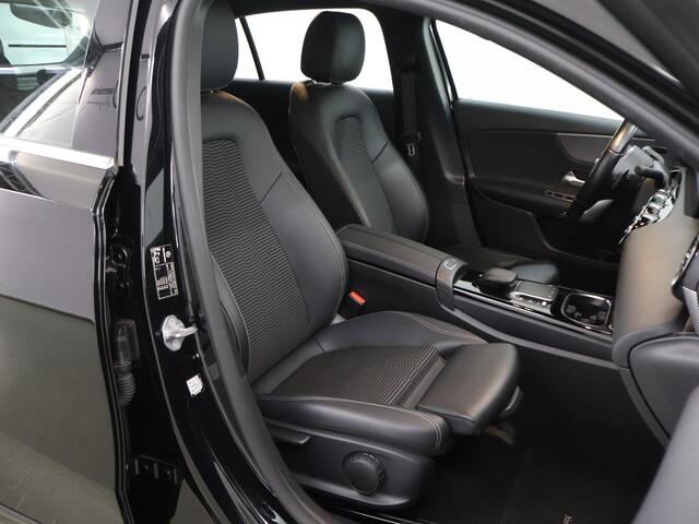 Mercedes-Benz A-KLASSE 180 Business Solution Luxury | Widescreen | Stoelverwarming | Achteruitrijcamera |