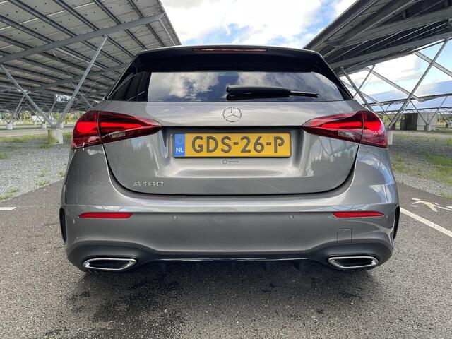 Mercedes-Benz A-KLASSE 180 Star Edition AMG Line | Nieuwprijs ¤ 52.195,- | Night | Panoramadak | Sfeerverlichting | Stoelverwarming | Parkeercamera |
