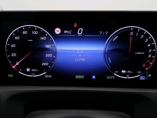 Mercedes-Benz A-KLASSE 250 e AMG Plug-In Hybride AMG Line | Night Pakket | Trekhaak | Sfeerverlichting | Achteruitrijcamera | Stuur en Stoelverwarming. Inclusief 24 maanden MB Certified garantie voor Europa.