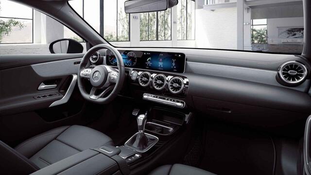 Mercedes-Benz A-KLASSE 180 Premium | AMG | Night | Panoramadak | Multispaaks AMG velgen | Stoelverwarming | Sfeerverlichting |