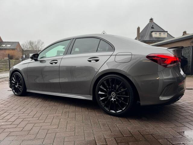 Mercedes-Benz A-KLASSE AMG LAUNCH EDITION PREMIUM PLUS / PANO / CAMERA / CRUISE / MEMORY / RIJKLAAR!
