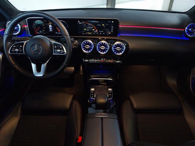 Mercedes-Benz A-KLASSE 200 AUTOMAAT PANO DAK WIDESCREEN CAMERA HALF LEER PARK ASSIST LED NAVI CRUISE ECC