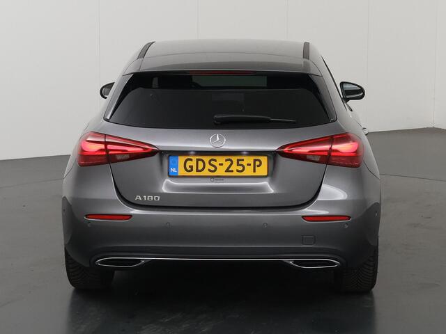 Mercedes-Benz A-KLASSE 180 Star Edition Luxury Line | Widescreen | Multibeam | Sfeerverlichting | Stoelverwarming |