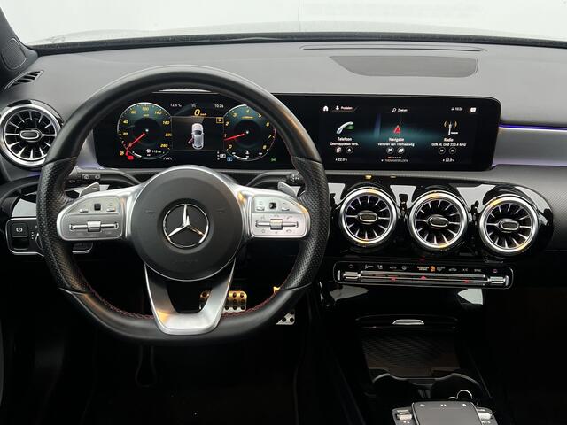 Mercedes-Benz A-KLASSE 250 AMG-Line | Pano | LED Matrix | Night Pakket | Camera