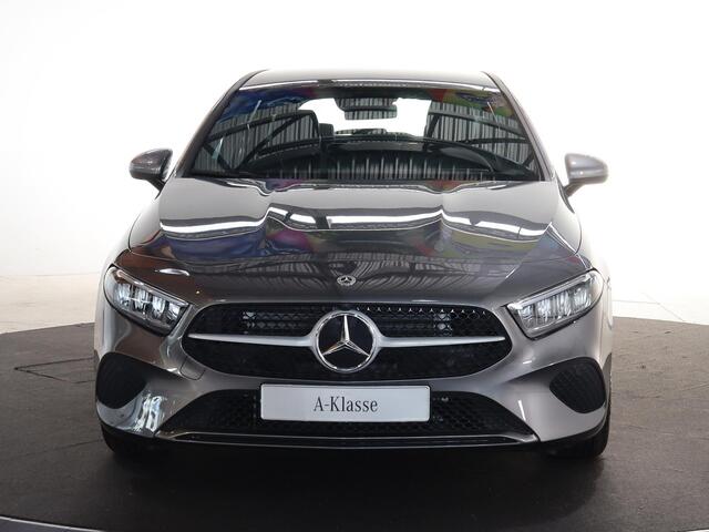 Mercedes-Benz A-KLASSE 180 Star Edition | Voorstoelen verwarmd | Achteruitrijcamera | LED-koplampen