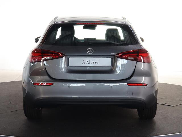 Mercedes-Benz A-KLASSE 180 Star Edition | Voorstoelen verwarmd | Achteruitrijcamera | LED-koplampen