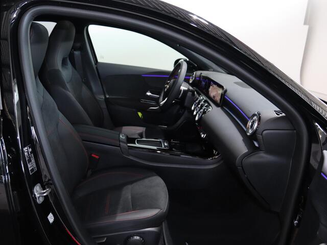 Mercedes-Benz A-KLASSE 250e Star Edition AMG Line | Panoramaschuifdak | Night | 19 inch AMG-velgen | Achteruitrijcamera