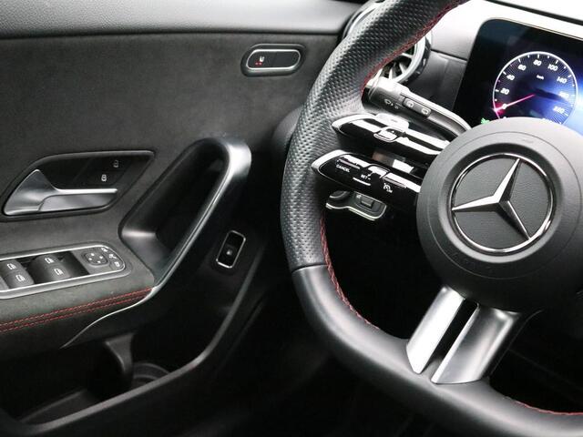 Mercedes-Benz A-KLASSE 250 e Star Edition AMG Line