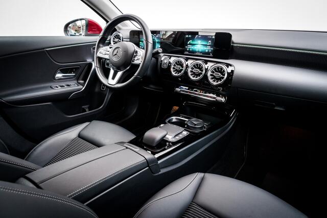 Mercedes-Benz A-KLASSE 250 e Plug-in Hybride Bus. Line | Widescreen | LED Perf. | Camera | Keyless | 17 inch LMV