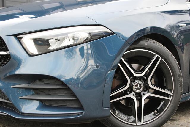 Mercedes-Benz A-KLASSE 180 Business Solution AMG Night Edition - Sfeerverlichting - Achteruitrij camera Hooglans shadowline delen - Keurig nette auto