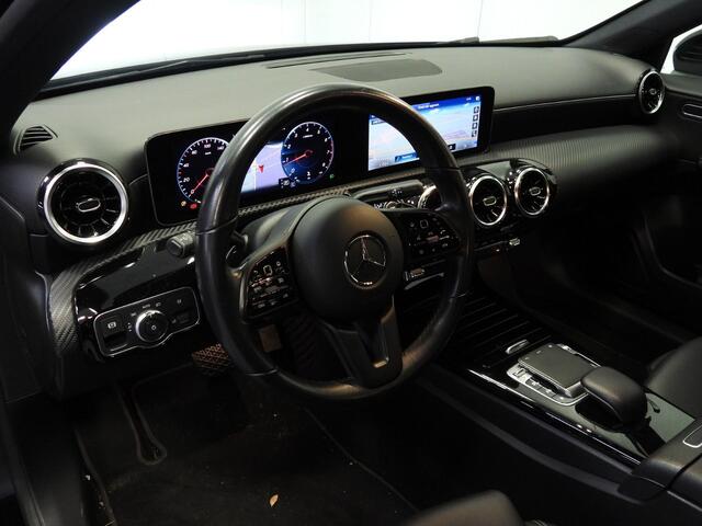 Mercedes-Benz A-KLASSE A200 Aut. Business Solution Plus Upgrade NAVI/CAMERA/LED/16"LMV!