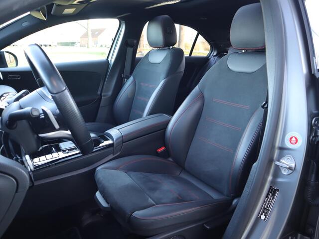 Mercedes-Benz A-KLASSE 250 e AMG Line