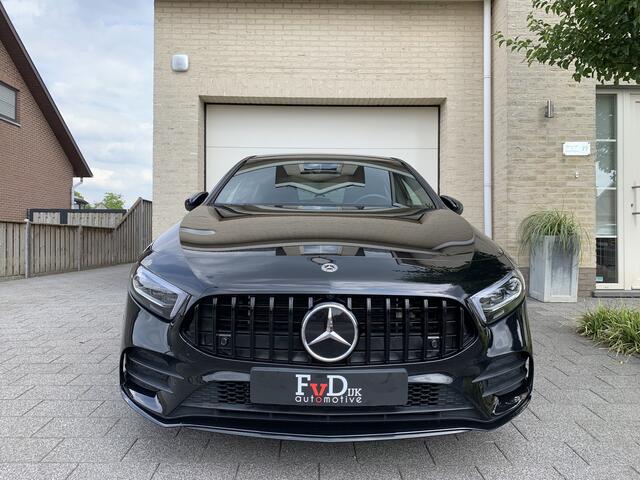 Mercedes-Benz A-KLASSE 250e 218pk AMG Aut Panoramadak Nightpakket Widescreen Burmester Distronic AmbientLight Keyless SportLeder Led Camera 18" Pdc