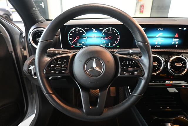 Mercedes-Benz A-KLASSE 200 Advantage Automaat Widescreen Navigatie Cruise LED Stoelverwarming Inruil Mogelijk!