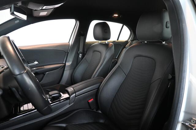 Mercedes-Benz A-KLASSE 200 Advantage Automaat Widescreen Navigatie Cruise LED Stoelverwarming Inruil Mogelijk!