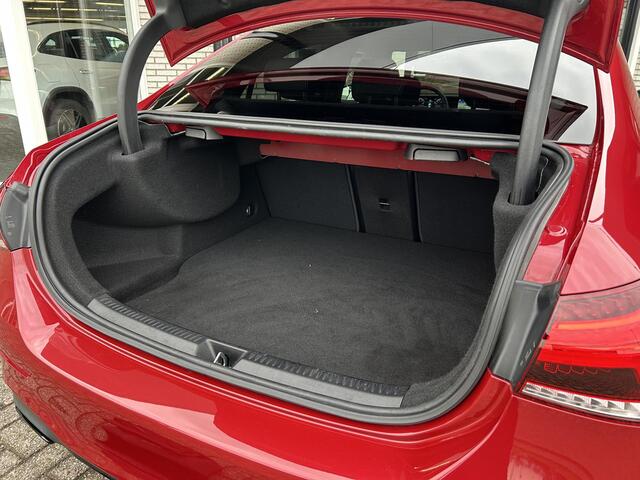 Mercedes-Benz A-KLASSE 250 e Business Solution AMG Limited | Panoramadak | Memory | Carplay | Stoelverwarming | Sfeerverlichting