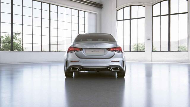 Mercedes-Benz A-KLASSE 180 Business Solution AMG | Panoramadak | Achteruitrijcamera | Apple Carplay | Stoelverwarming | Getint glas |