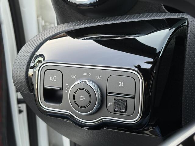 Mercedes-Benz A-KLASSE 250 e AMG Line