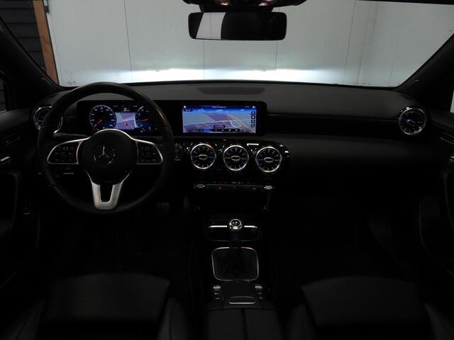 Mercedes-Benz A-KLASSE A180 Premium Plus LEER/SCHUIFDAK/SFEER/BURMESTER/17"LMV!