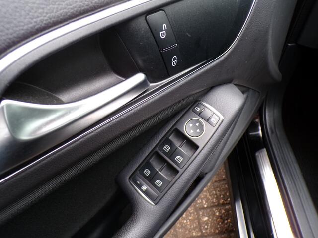 Mercedes-Benz A-KLASSE 160 Black Star TOP STAAT,GOED ONDERHOUDEN!