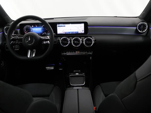 Mercedes-Benz A-KLASSE 250 e Business Solution AMG | Panoramaschuifdak | AMG Plus Line | Head up | Nightpakket | 19 inch AMG-velgen |