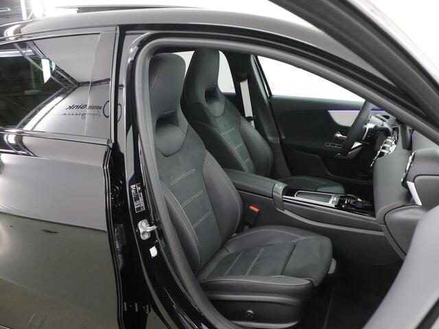 Mercedes-Benz A-KLASSE 250 e Business Solution AMG | Panoramaschuifdak | AMG Plus Line | Head up | Nightpakket | 19 inch AMG-velgen |