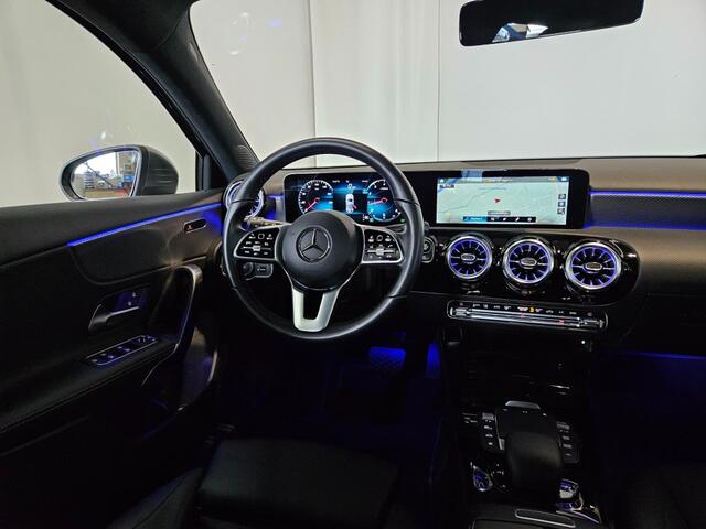 Mercedes-Benz A-KLASSE 180 Business Solution Luxury / Pano / Sfeer / NL Auto