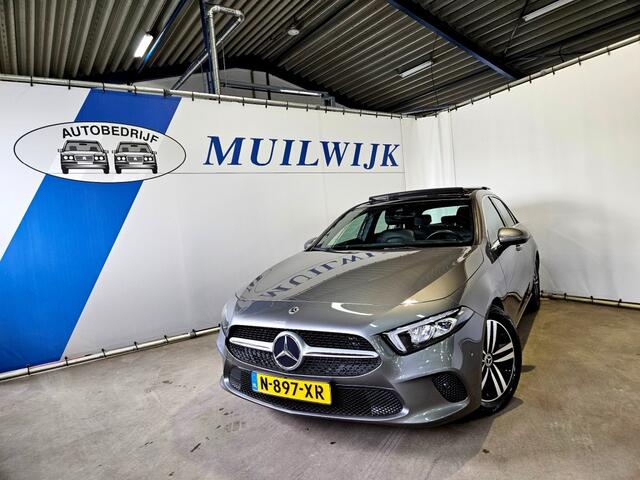 Mercedes-Benz A-KLASSE 180 Business Solution Luxury / Pano / Sfeer / NL Auto