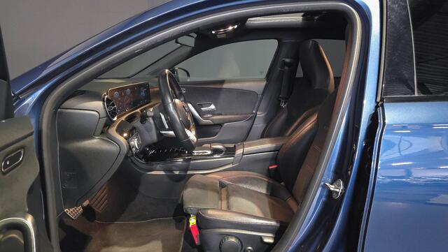 Mercedes-Benz A-KLASSE 180 AMG Line | Panorama | Camera | Carplay