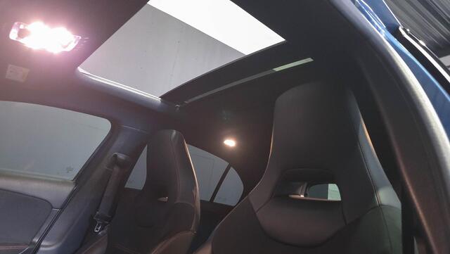 Mercedes-Benz A-KLASSE 180 AMG Line | Panorama | Camera | Carplay