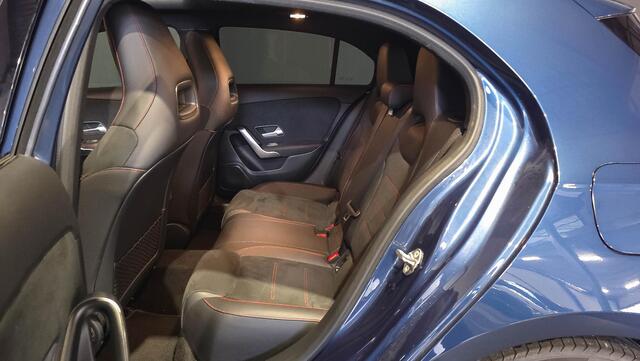 Mercedes-Benz A-KLASSE 180 AMG Line | Panorama | Camera | Carplay