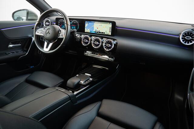 Mercedes-Benz A-KLASSE 250 e 218pk Aut. Business Solution Luxury Limited Leer/ Sfeerverlichting/ Camera/ Stoelverwarming/ Dab/ Comfortstoelen