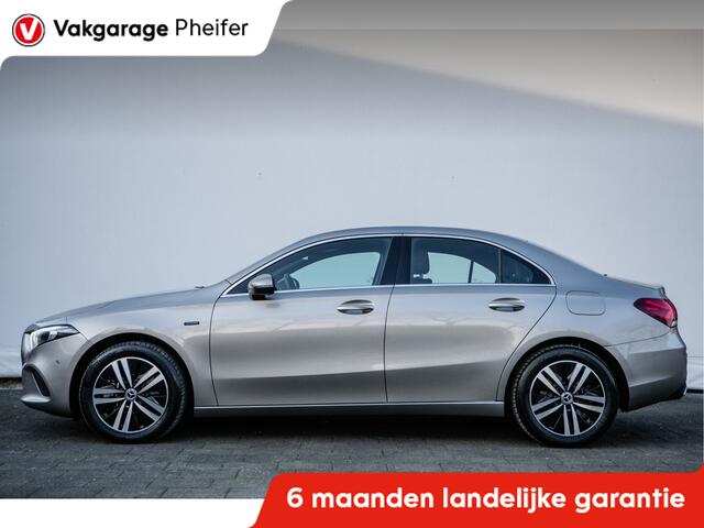 Mercedes-Benz A-KLASSE 250 e 218pk Aut. Business Solution Luxury Limited Leer/ Sfeerverlichting/ Camera/ Stoelverwarming/ Dab/ Comfortstoelen