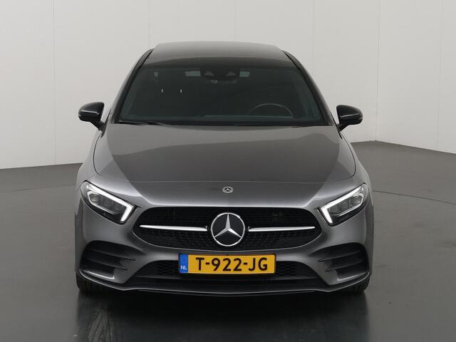 Mercedes-Benz A-KLASSE 250 e Advantage | Night | Panoramadak | Burmester | Sfeerverlichting | Stoelverwarming |