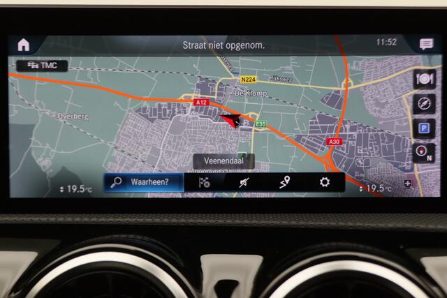 Mercedes-Benz A-KLASSE 180 Business Solution AMG Virtual Cockpit, Panoramadak, Apple Carplay, Camera, LED, 18''