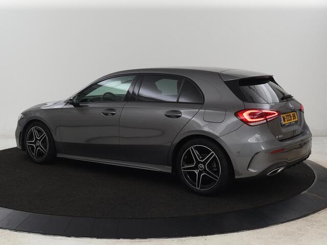 Mercedes-Benz A-KLASSE 180 AMG | Stoelverwarming | Leder/Alcantara | Sfeerverlichting | Widescreen | Full LED | Park Assist | Navigatie | Sportstoelen | Climate control | Cruise control