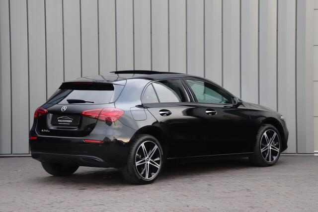 Mercedes-Benz A-KLASSE 250 e Business Solution Luxury | 218PK | Pano | Keyless-go | Burmester | Sfeerverlichting | Memory | Acc | Multibeam | 2024.