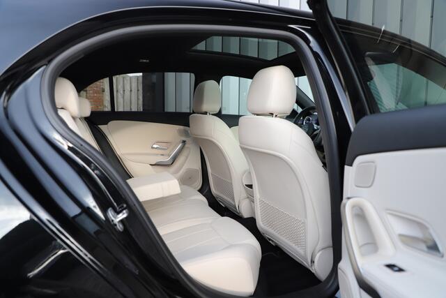 Mercedes-Benz A-KLASSE 250 e Business Solution Luxury | 218PK | Pano | Keyless-go | Burmester | Sfeerverlichting | Memory | Acc | Multibeam | 2024.