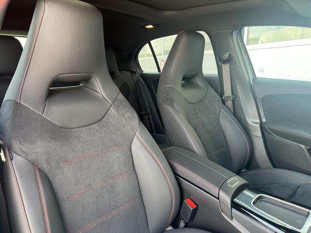 Mercedes-Benz A-KLASSE 200 AMG Line | Premium Pakket | Night Pakket | Panoramadak | MULTIBEAM LED Koplampen | Trekhaak | Dodehoekassistent | Advanced Sound System | Sfeerverlichting | Stoelverwarming | Achteruitrijcamera | Elektrisch Inklapbare Buitenspiegels