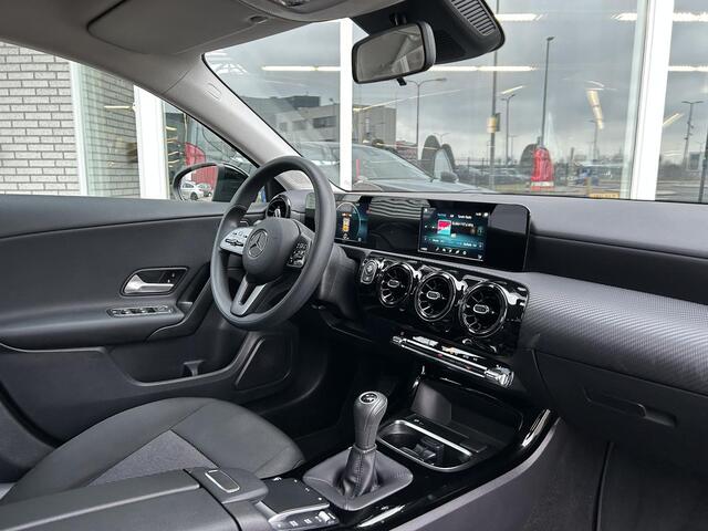 Mercedes-Benz A-KLASSE 180 | Stoelverwarming | Achteruitrijcamera |