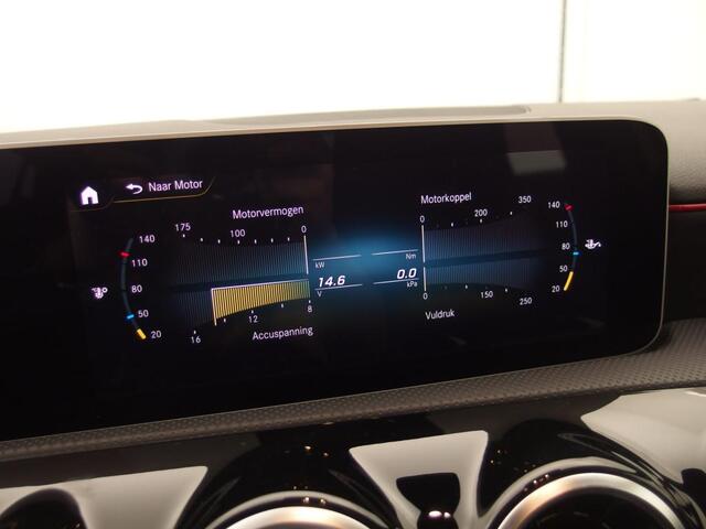 Mercedes-Benz A-KLASSE 180 Business Solution AMG WIDESCREEN / FULL LED / CARPLAY / CAMERA / STOELVERW / NAVI / CLIMA / PDC / NL-AUTO
