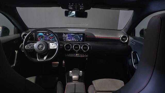 Mercedes-Benz A-KLASSE 180 AMG Line | Panorama | Camera | Carplay