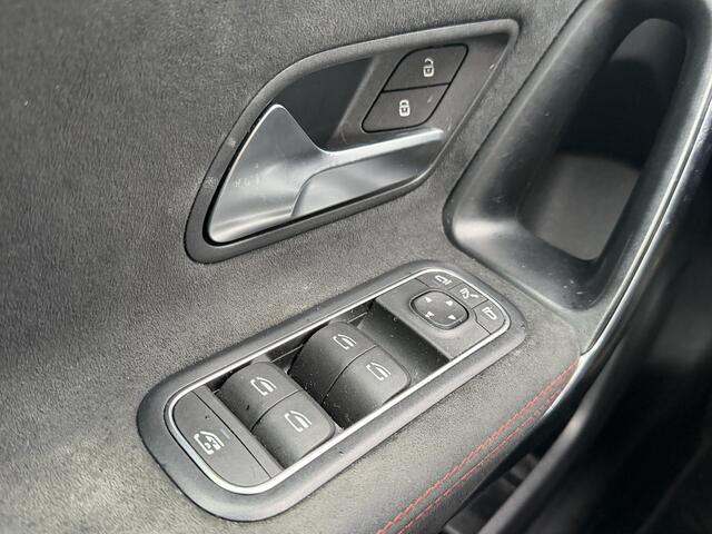 Mercedes-Benz A-KLASSE 180 Business Solution AMG | Nieuw Binnen | Widescreen | Camera | Stoelverwarming |