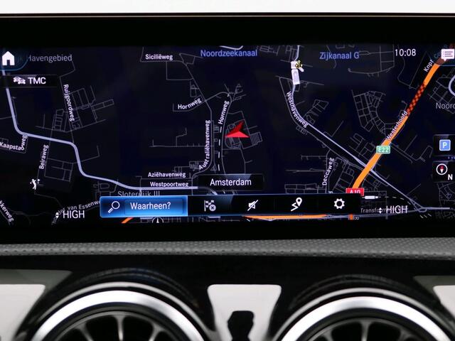 Mercedes-Benz A-KLASSE 200 Business Solution AMG AMG Line | Night Pakket | Stoelverwarming | Sfeerverlichting. | MultiBeam Ledkoplampen. Inclusief 24 maanden MB Certified garantie voor Europa.