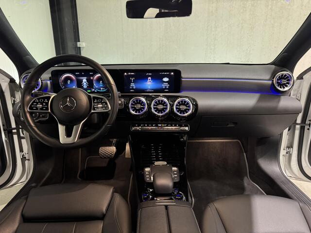Mercedes-Benz A-KLASSE 250 e Business | SOH 96% | leder | sfeer verlichting | navi |